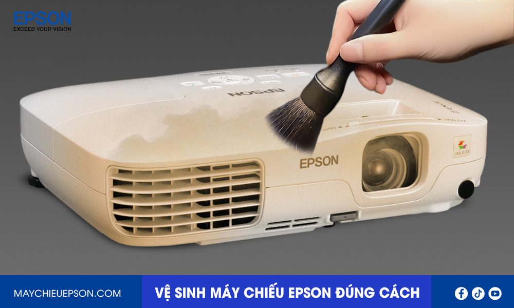 Vệ sinh máy chiếu đúng cách